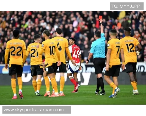 西甲赛场惊现冷门利物浦小胜多特蒙德引发争议判罚热议